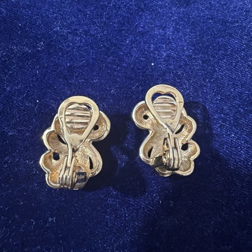 Vintage 50s Signed MONET Gold tone Polished BOW Clip-On Earrings
